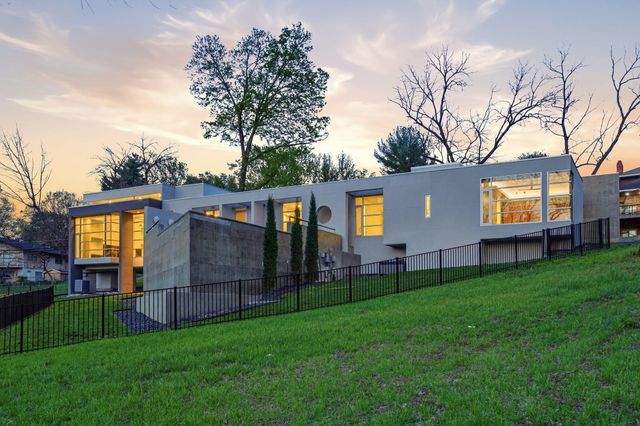 3023 E Inglewood Court, Springfield, MO 65804