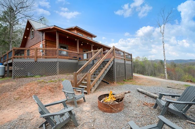 136 Pack Creek, Blue Ridge, GA 30513