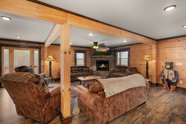 136 Pack Creek, Blue Ridge, GA 30513