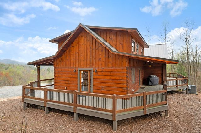 136 Pack Creek, Blue Ridge, GA 30513