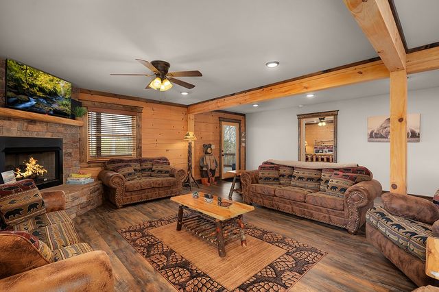 136 Pack Creek, Blue Ridge, GA 30513