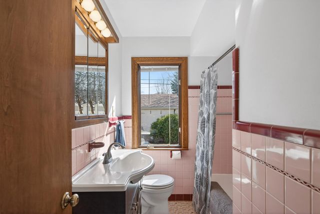 3524 Abbott Avenue N, Robbinsdale, MN 55422