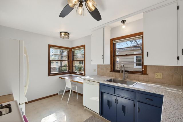 3524 Abbott Avenue N, Robbinsdale, MN 55422