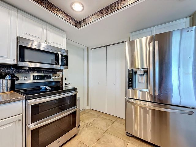 3802 GRAYTON DRIVE, New Port Richey, FL 34652