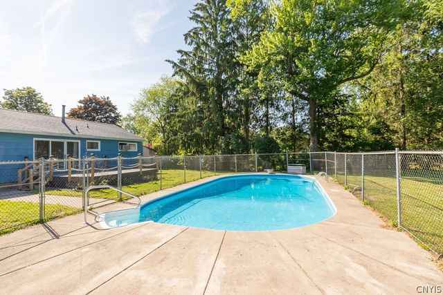 3 Trelign Drive, Cicero, NY 13212