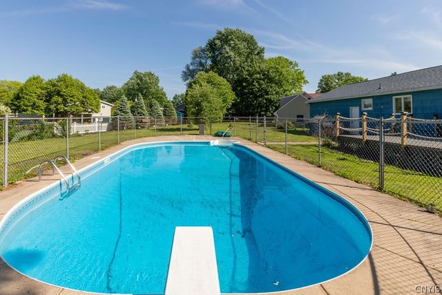 3 Trelign Drive, Cicero, NY 13212