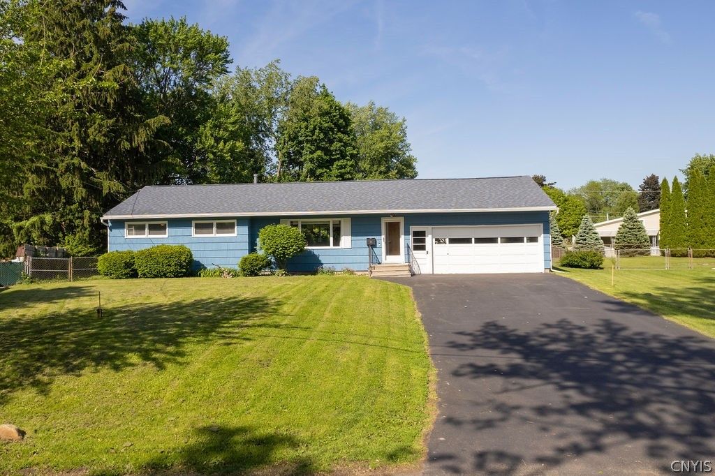 3 Trelign Drive, Cicero, NY 13212