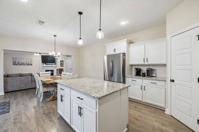 1033 Brightwood Ct, Clarksville, TN 37043