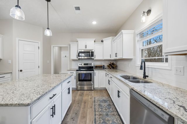 1033 Brightwood Ct, Clarksville, TN 37043