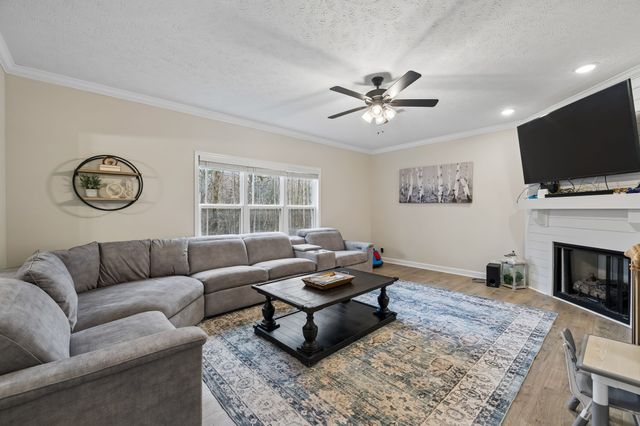 1033 Brightwood Ct, Clarksville, TN 37043