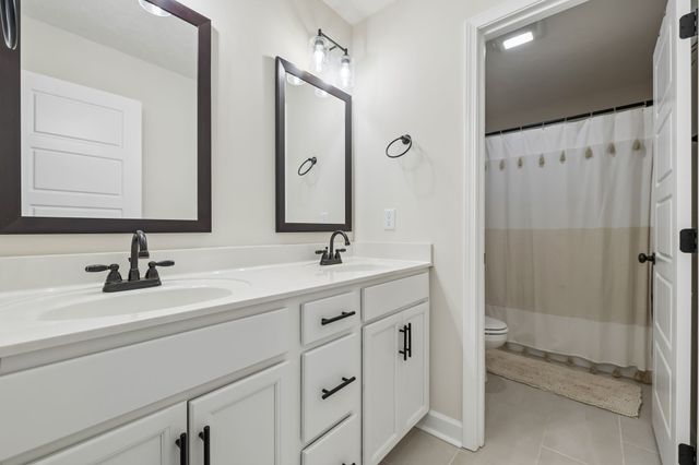 1033 Brightwood Ct, Clarksville, TN 37043