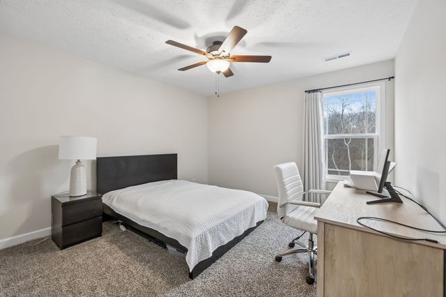 1033 Brightwood Ct, Clarksville, TN 37043