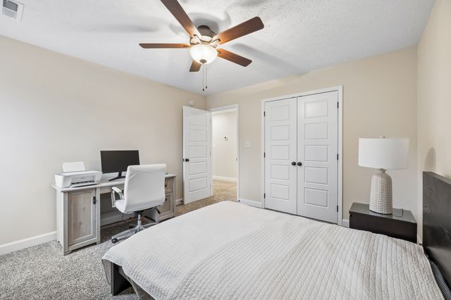 1033 Brightwood Ct, Clarksville, TN 37043