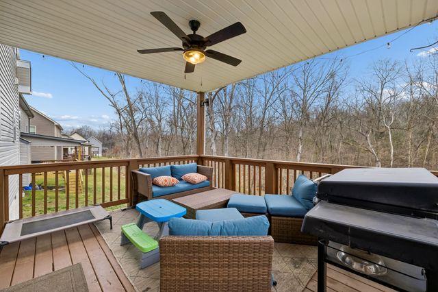 1033 Brightwood Ct, Clarksville, TN 37043