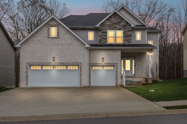 1033 Brightwood Ct, Clarksville, TN 37043