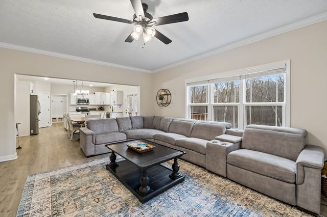 1033 Brightwood Ct, Clarksville, TN 37043