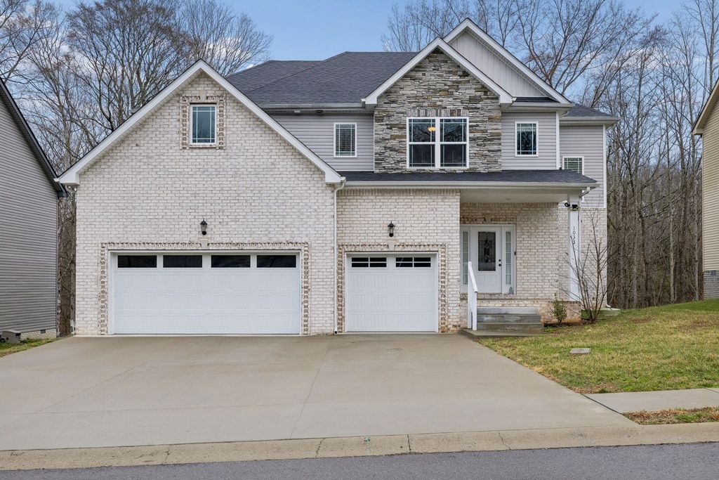 1033 Brightwood Ct, Clarksville, TN 37043