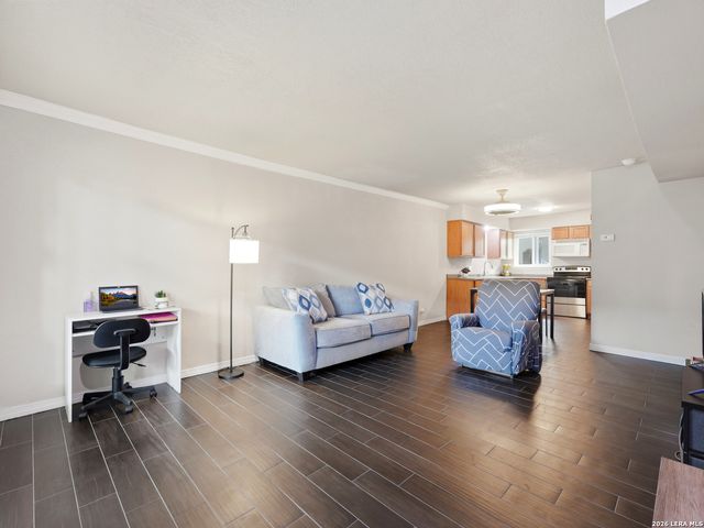 255 E Rampart Dr Unit 109, San Antonio, TX 78216