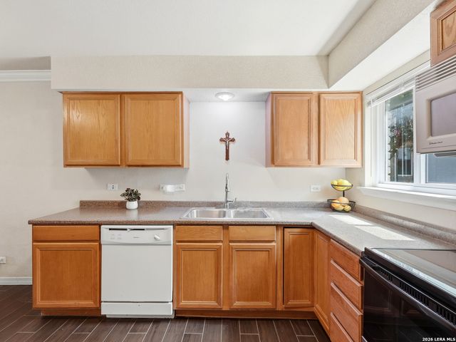 255 E Rampart Dr Unit 109, San Antonio, TX 78216
