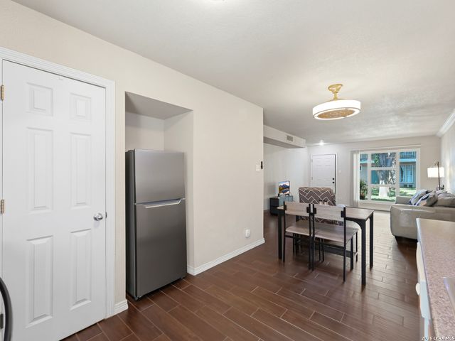 255 E Rampart Dr Unit 109, San Antonio, TX 78216