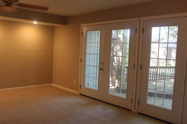 3126 E E Lake Crescent Drive, Houston, TX 77339