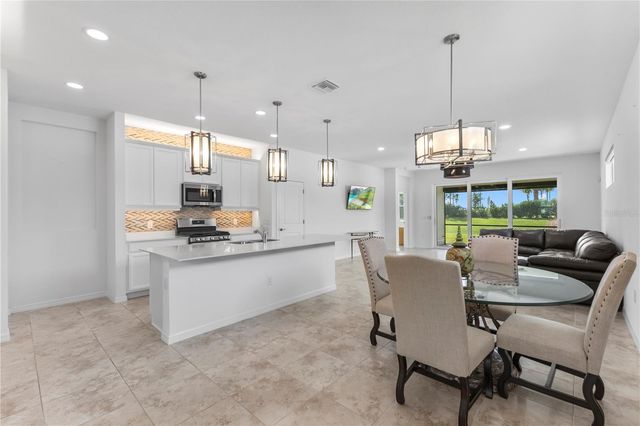 8121 STERNWAY ROAD, Sarasota, FL 34240