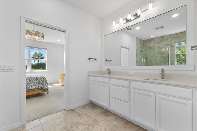 8121 STERNWAY ROAD, Sarasota, FL 34240