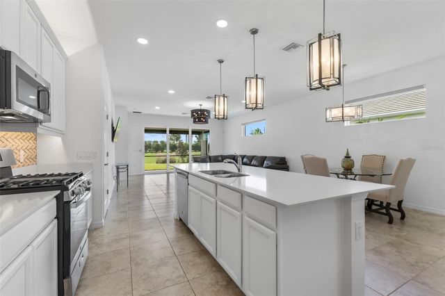 8121 STERNWAY ROAD, Sarasota, FL 34240