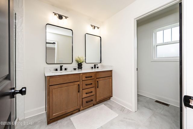 107 Springhill Dr, Bardstown, KY 40004
