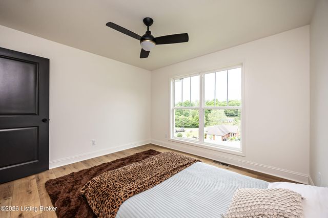 107 Springhill Dr, Bardstown, KY 40004