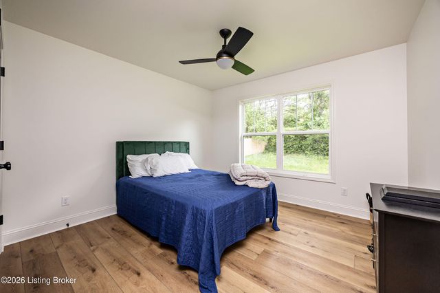 107 Springhill Dr, Bardstown, KY 40004