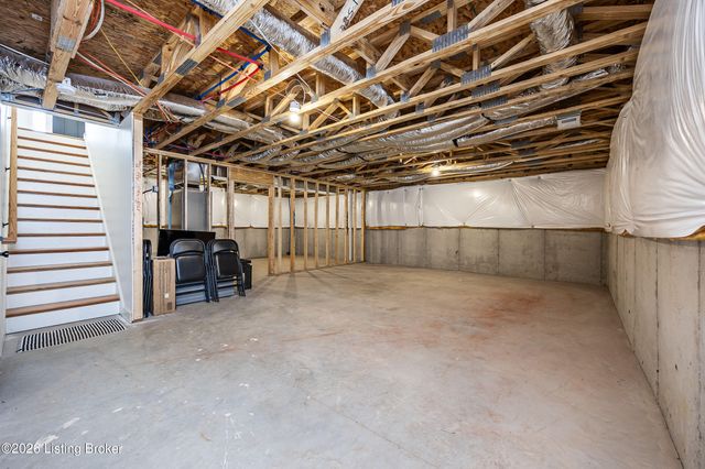107 Springhill Dr, Bardstown, KY 40004