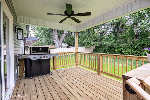 107 Springhill Dr, Bardstown, KY 40004