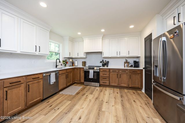 107 Springhill Dr, Bardstown, KY 40004