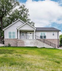 107 Springhill Dr, Bardstown, KY 40004