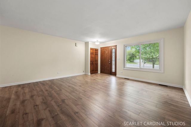 30W261 Leominster Court, Warrenville, IL 60555