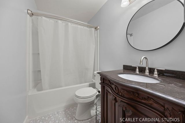 30W261 Leominster Court, Warrenville, IL 60555