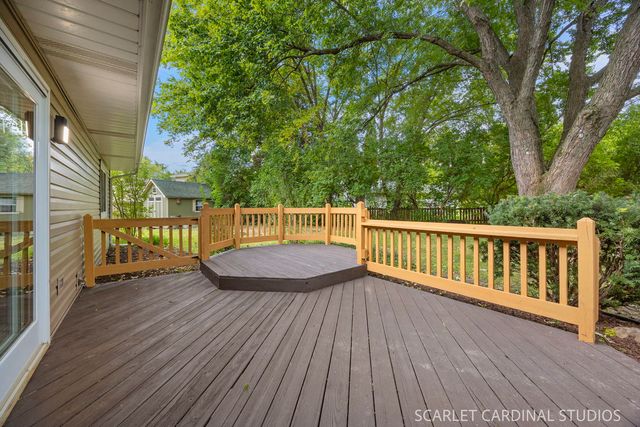 30W261 Leominster Court, Warrenville, IL 60555