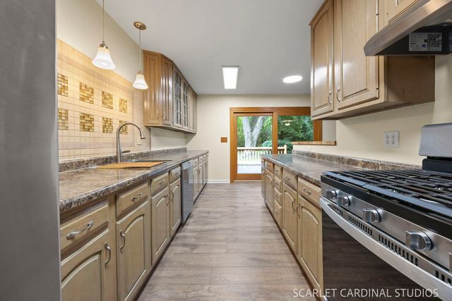 30W261 Leominster Court, Warrenville, IL 60555