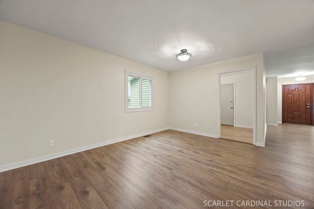 30W261 Leominster Court, Warrenville, IL 60555