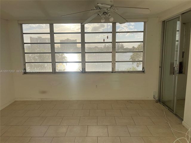 1660 NE 191st St 313-1, Miami, FL 33179