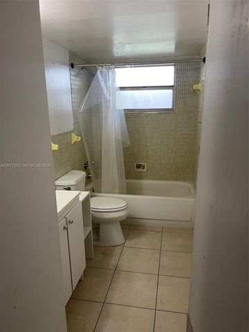 1660 NE 191st St 313-1, Miami, FL 33179