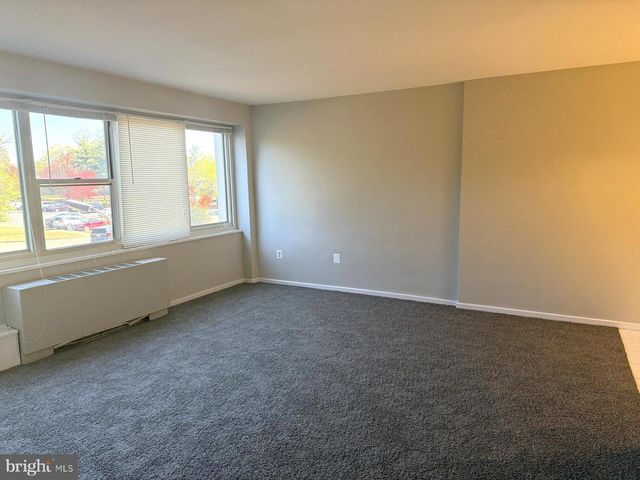 204 BARCLAY TOWERS, Cherry Hill, NJ 08034