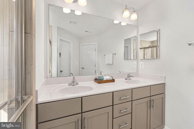 3197 BISCUIT CT, Woodbridge, VA 22193