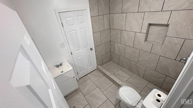 820 O Street, Bakersfield, CA 93304