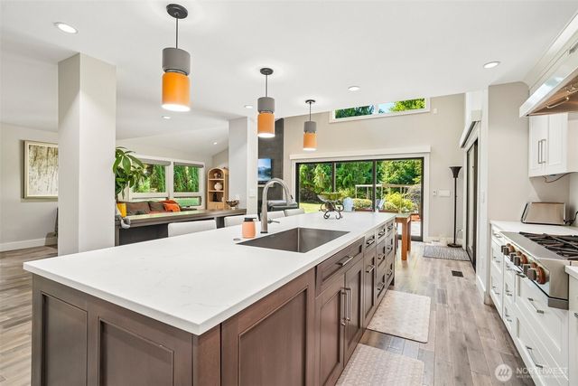 18448 SE 43rd Place, Issaquah, WA 98027