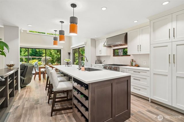 18448 SE 43rd Place, Issaquah, WA 98027