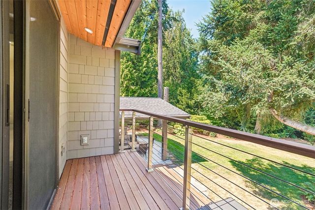18448 SE 43rd Place, Issaquah, WA 98027