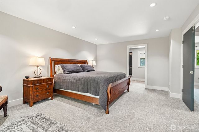 18448 SE 43rd Place, Issaquah, WA 98027