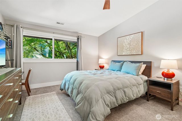 18448 SE 43rd Place, Issaquah, WA 98027